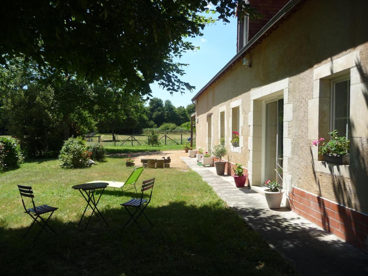 Chambre d'hôte en Vallée du Loir - Elevage des Rosiers Bazouges-sur-le-Loir Extérieur photo